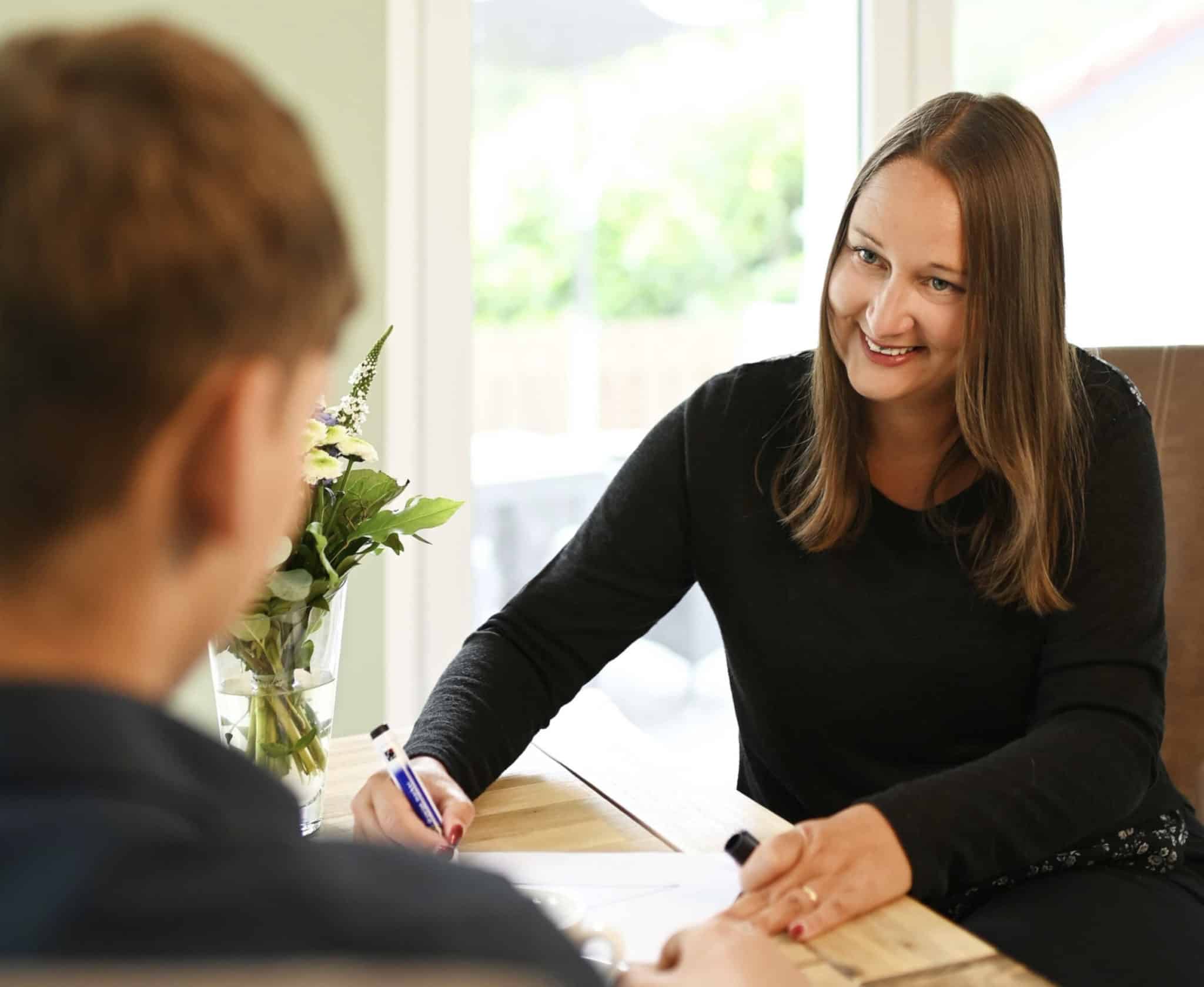 Modul 6 - Abschlüsse gestalten, Feedback holen und Weiterempfehlung sichern